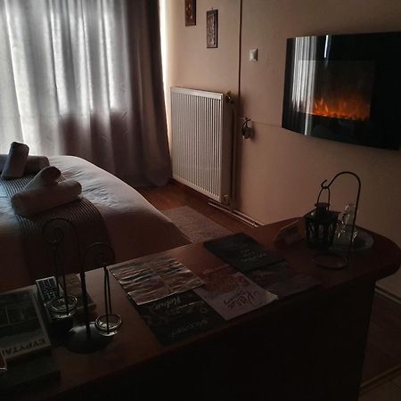 Semeli Guesthouse Karpenísion Eksteriør billede