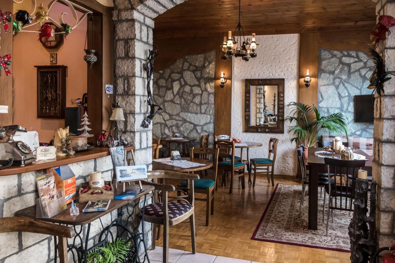 Semeli Guesthouse Karpenísion Eksteriør billede