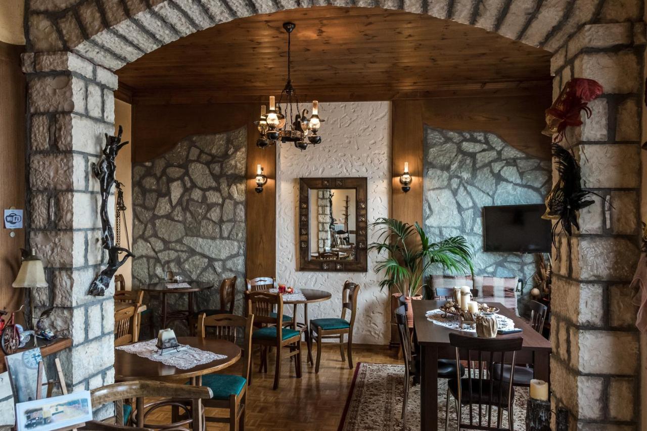 Semeli Guesthouse Karpenísion Eksteriør billede