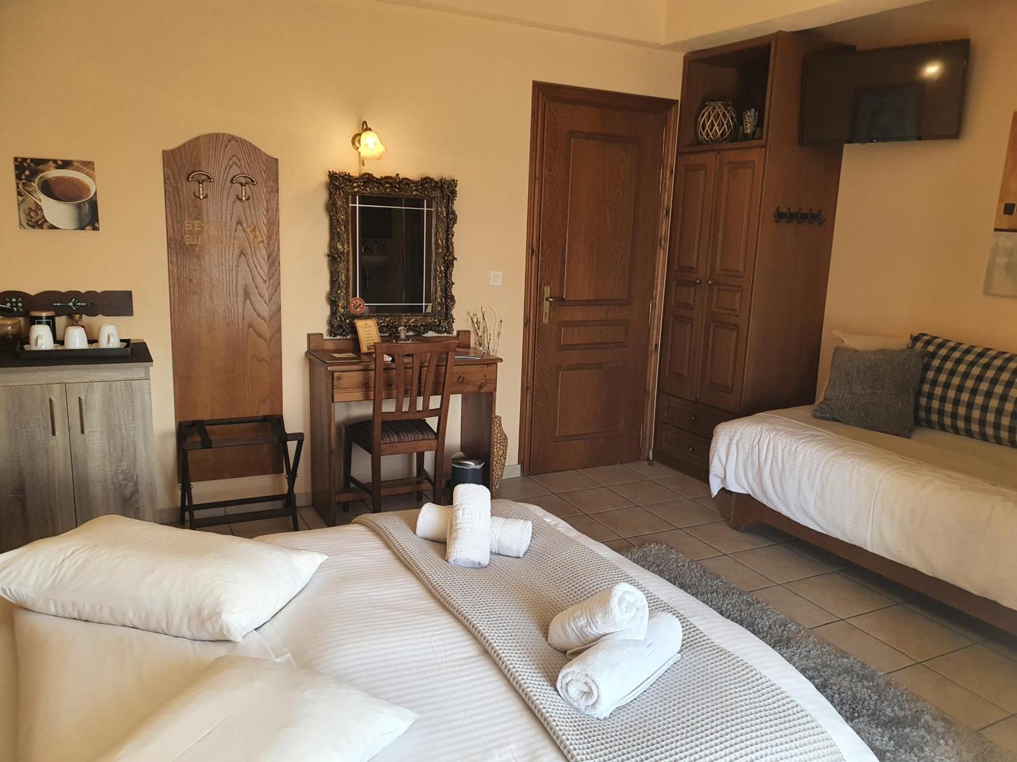 Semeli Guesthouse Karpenísion Eksteriør billede