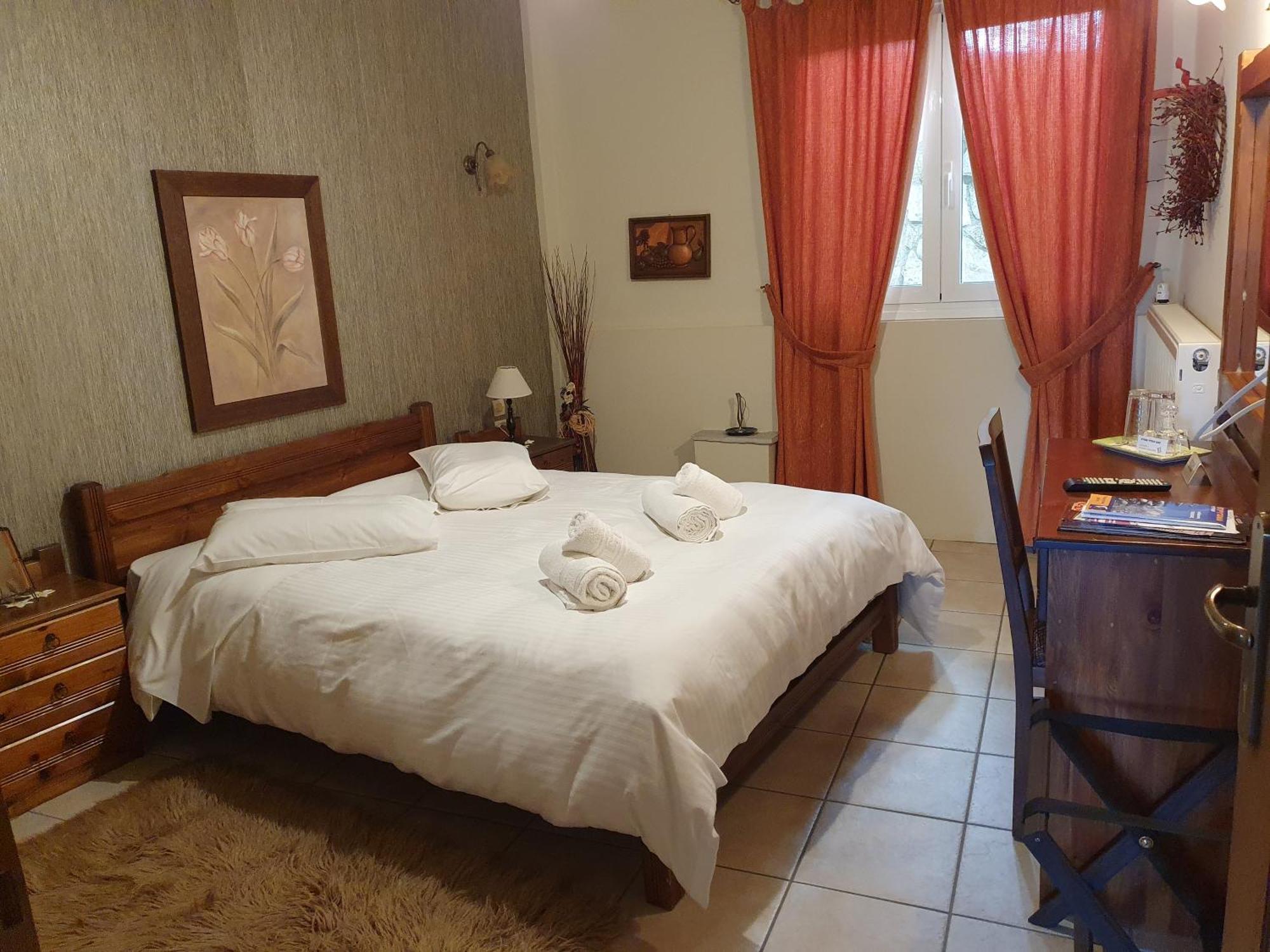 Semeli Guesthouse Karpenísion Eksteriør billede