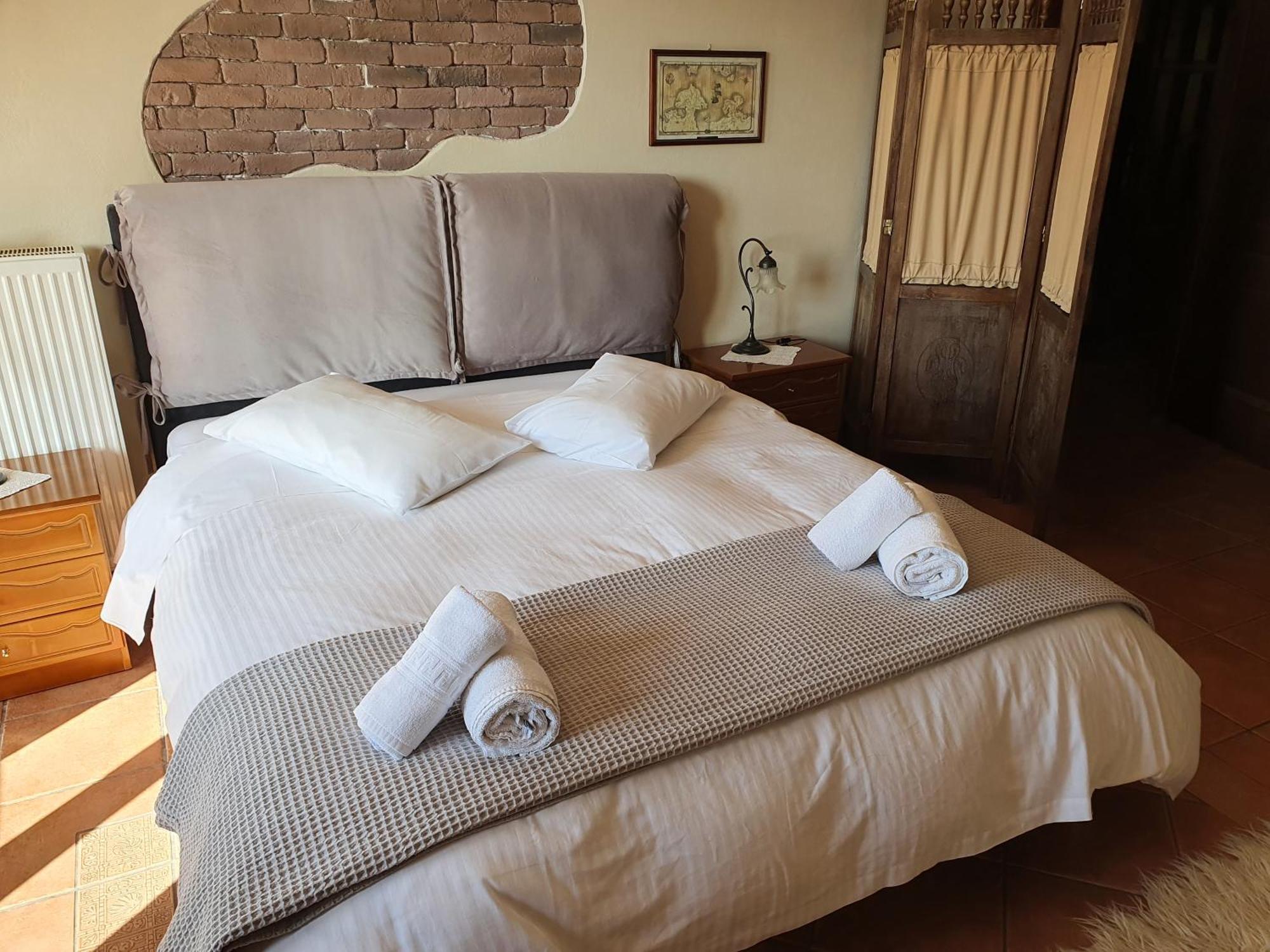 Semeli Guesthouse Karpenísion Eksteriør billede