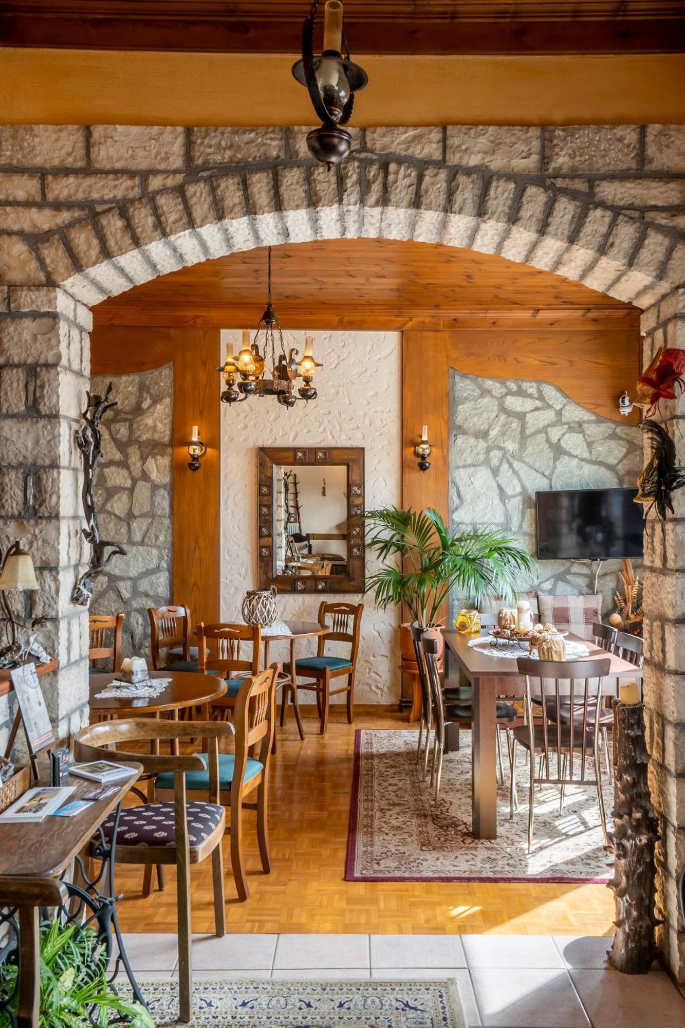 Semeli Guesthouse Karpenísion Eksteriør billede