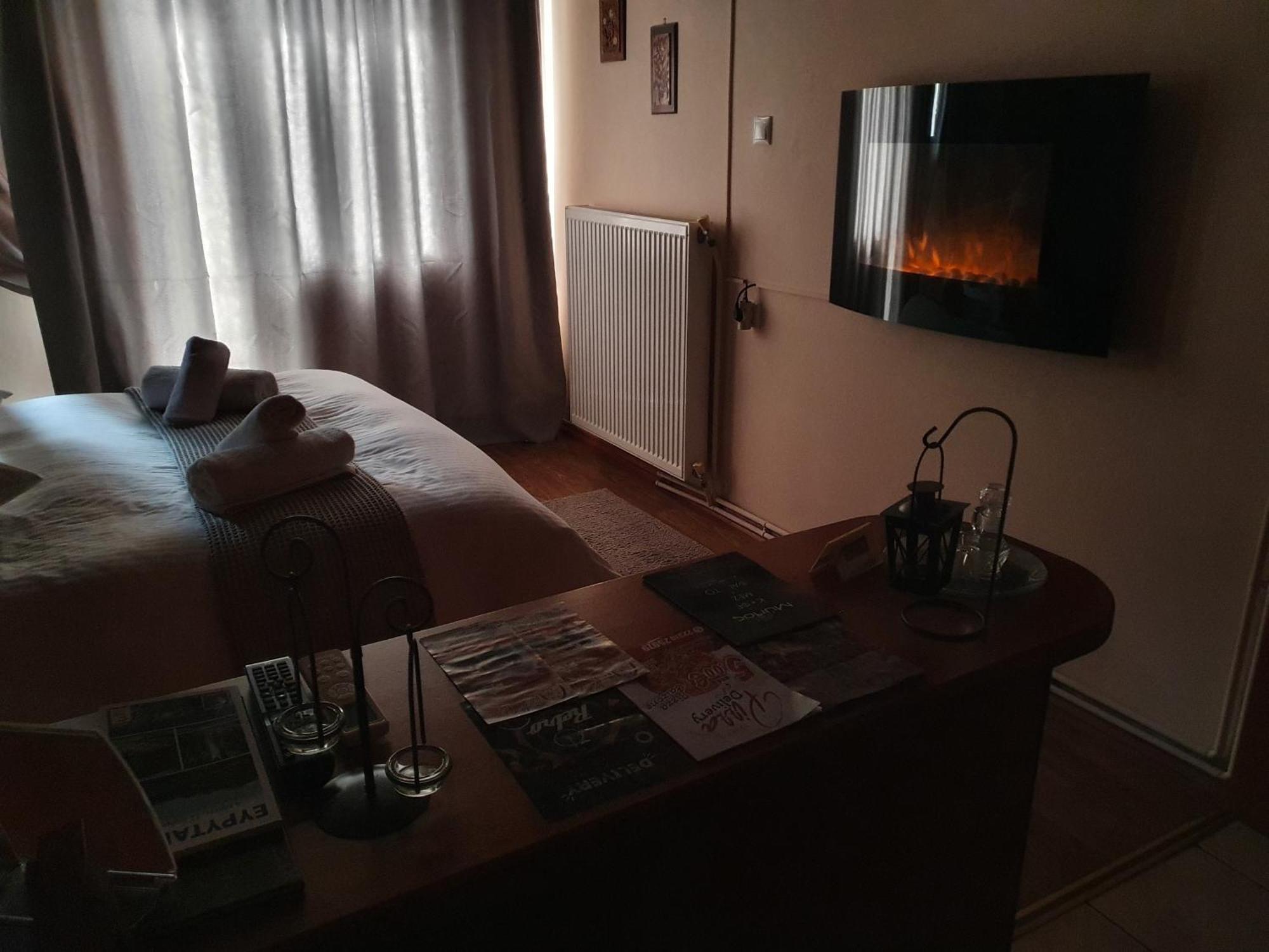 Semeli Guesthouse Karpenísion Eksteriør billede